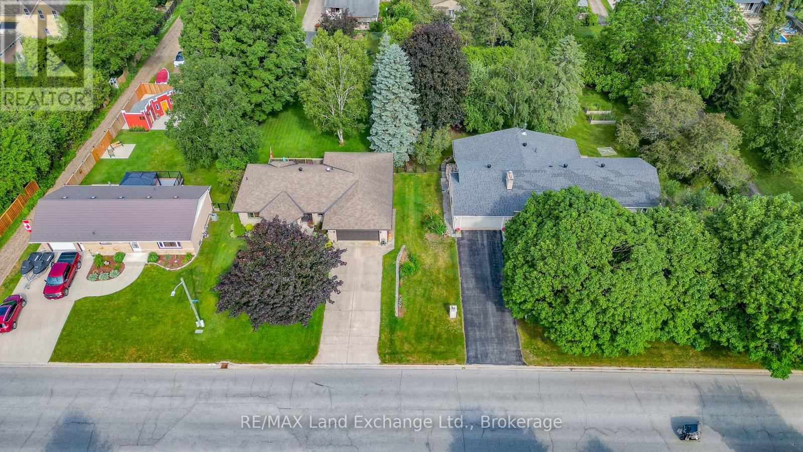 806 Bricker Street, Saugeen Shores, Ontario  N0H 2C3 - Photo 42 - X12362240