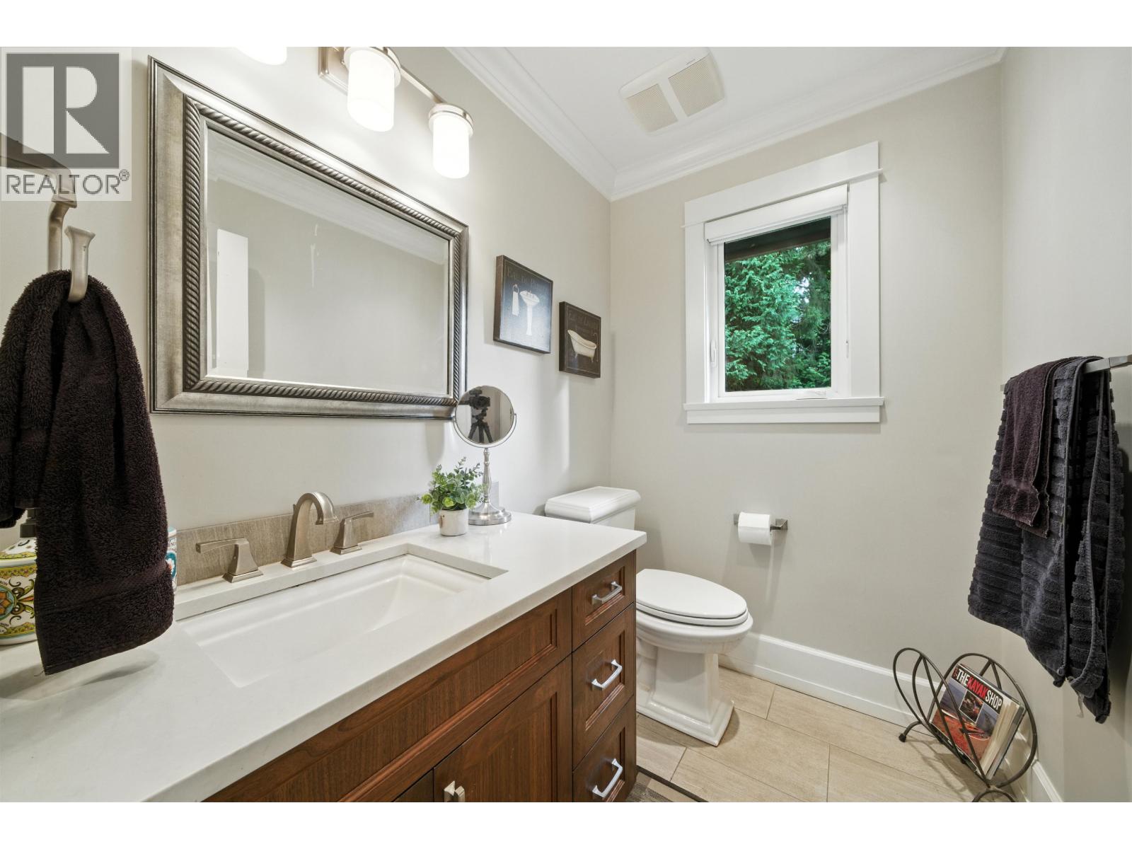 5211 Timberfeild Road, West Vancouver, British Columbia  V7W 2Y5 - Photo 16 - R3040004