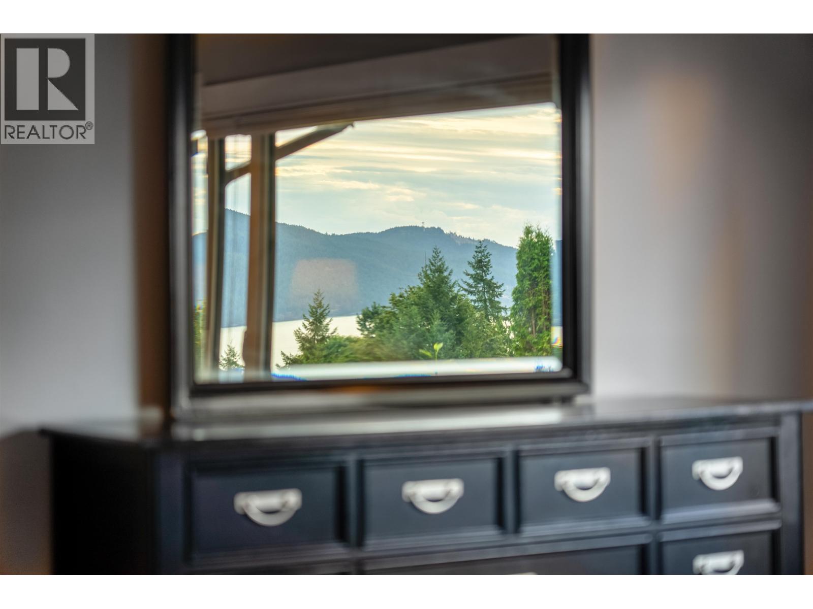 5211 Timberfeild Road, West Vancouver, British Columbia  V7W 2Y5 - Photo 23 - R3040004