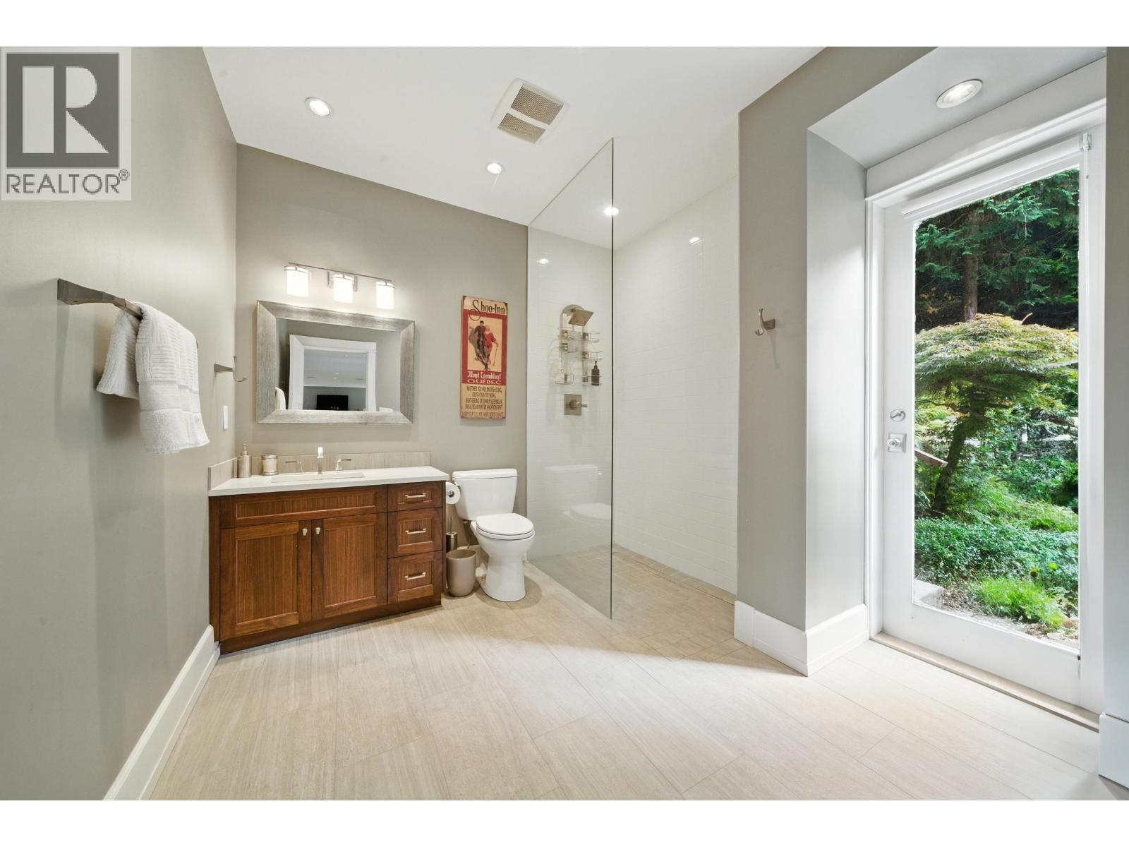 5211 Timberfeild Road, West Vancouver, British Columbia  V7W 2Y5 - Photo 31 - R3040004