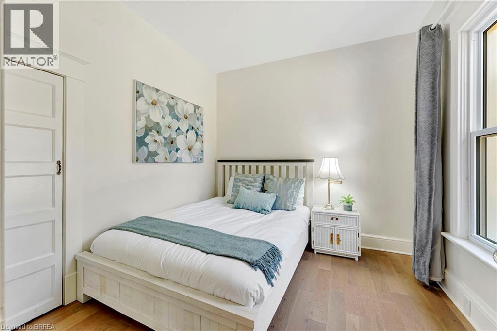 54 Burwell Street, Brantford, Ontario  N3T 4T7 - Photo 11 - 40761156