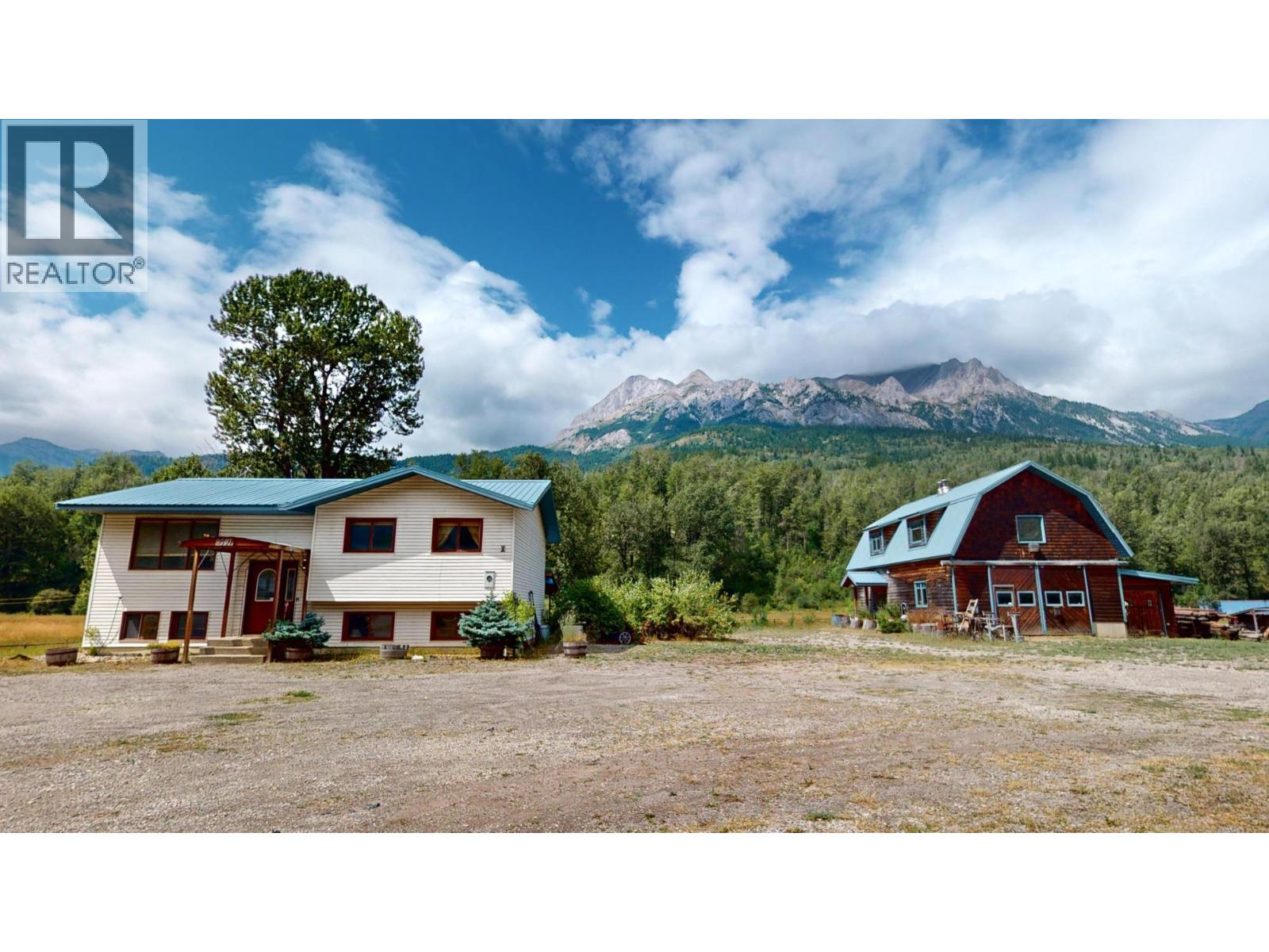 2087 3 Highway, Fernie, British Columbia  V0B 1M5 - Photo 1 - 2478970