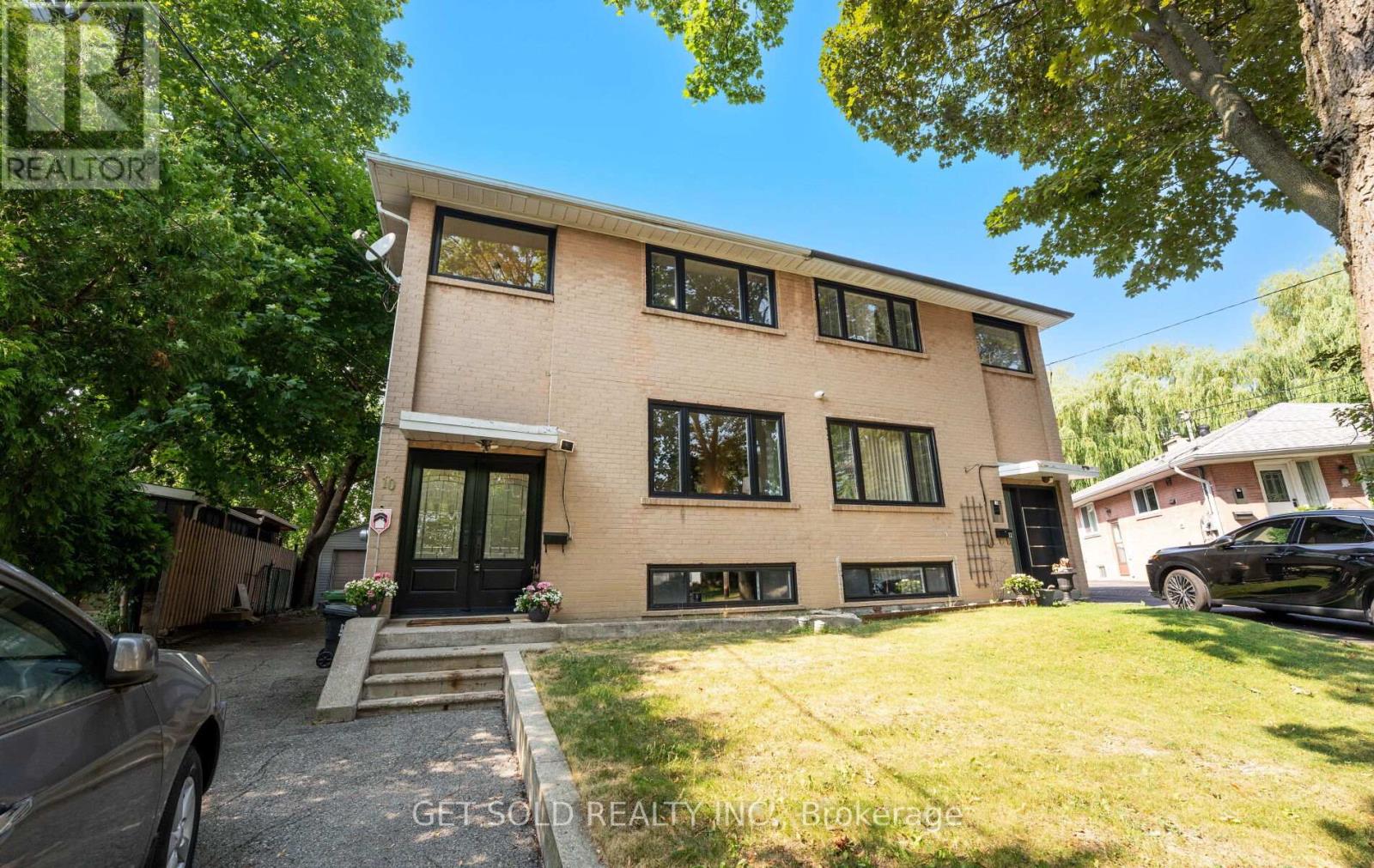 10 DUNBOYNE COURT, Toronto, Ontario