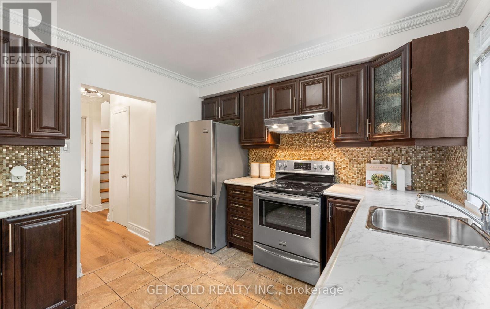 10 Dunboyne Court, Toronto, Ontario  M2R 2B7 - Photo 6 - C12362206