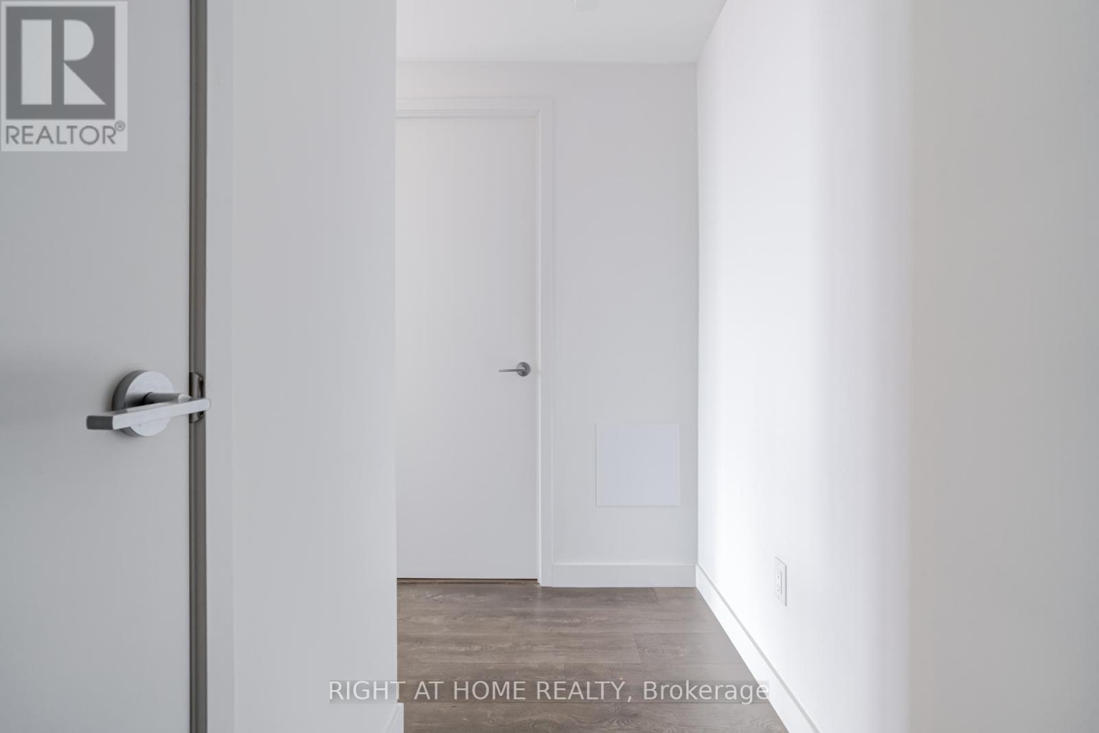 215 Queen St West Street, Toronto, Ontario  M5V 0P5 - Photo 6 - C12362237