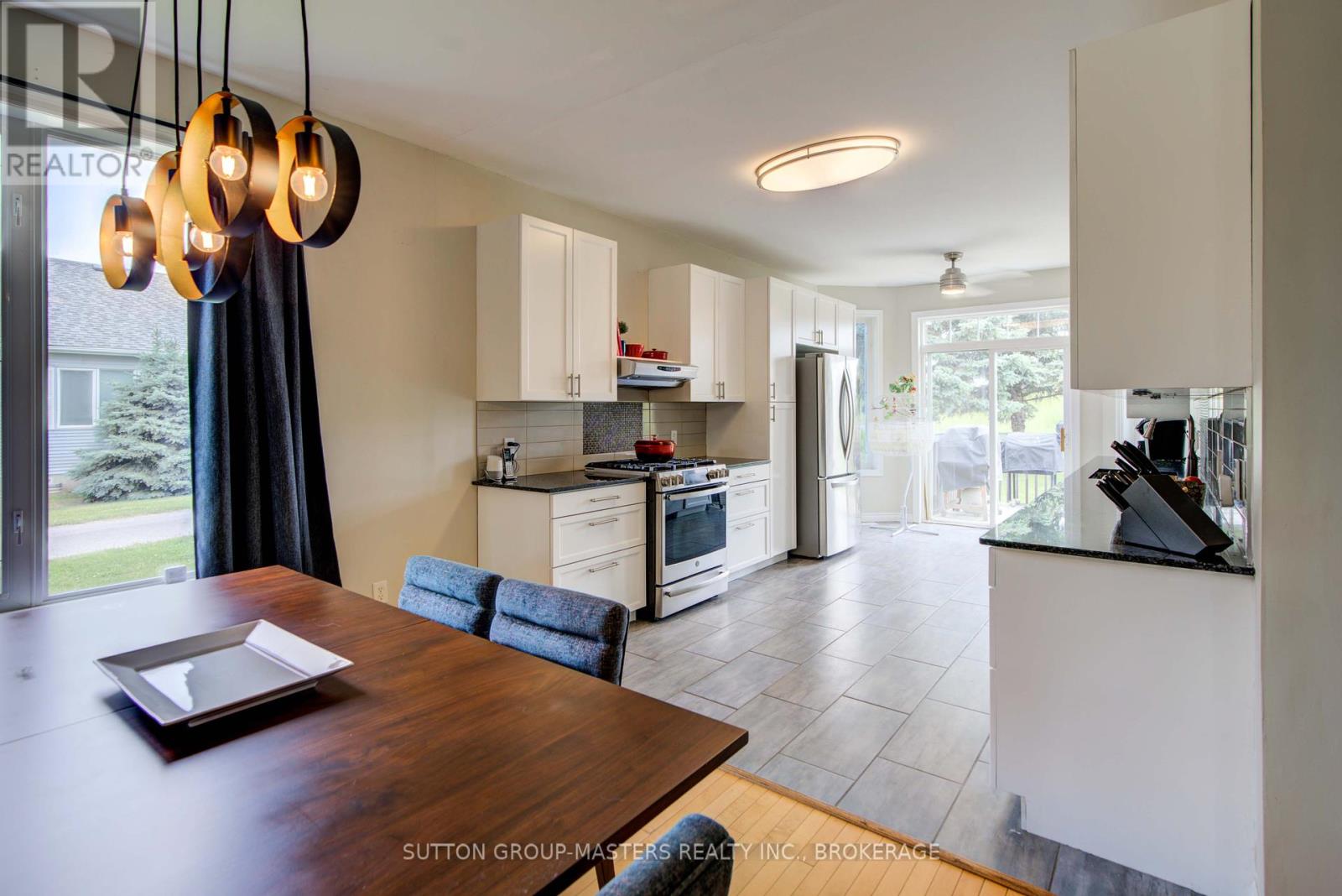 68 Abbey Dawn Drive, Loyalist (Bath), Ontario  K0H 1G0 - Photo 13 - X12362269