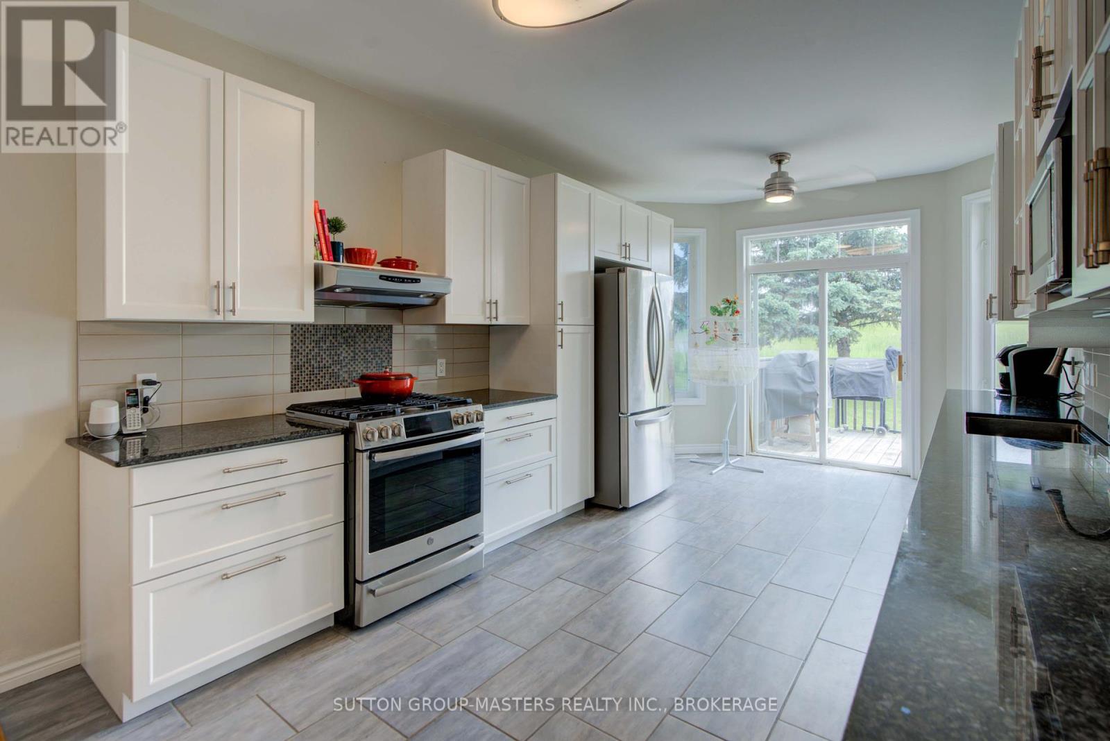 68 Abbey Dawn Drive, Loyalist (Bath), Ontario  K0H 1G0 - Photo 15 - X12362269