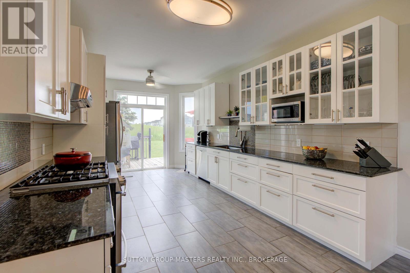68 Abbey Dawn Drive, Loyalist (Bath), Ontario  K0H 1G0 - Photo 16 - X12362269