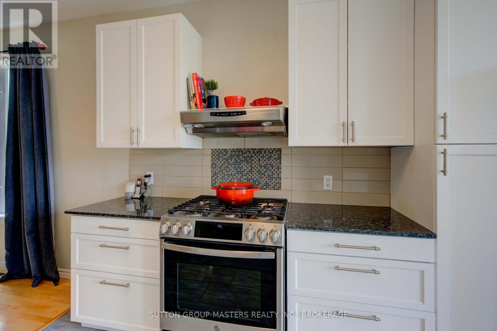 68 Abbey Dawn Drive, Loyalist (Bath), Ontario  K0H 1G0 - Photo 17 - X12362269