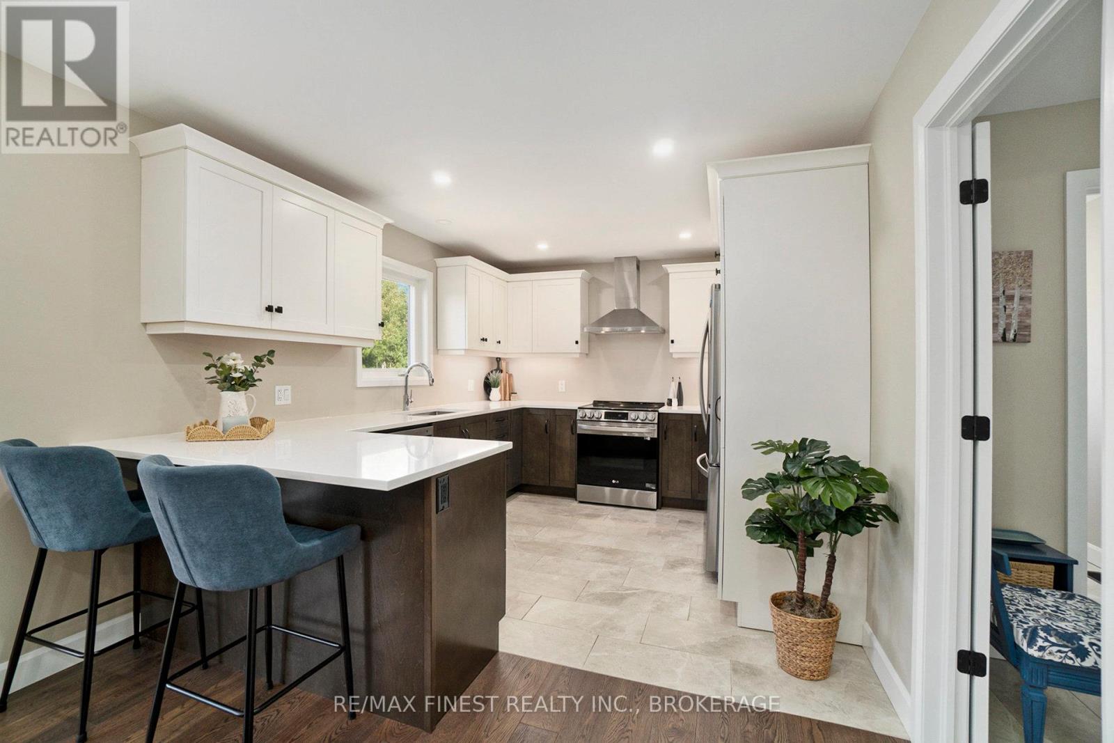 10541 Wylie Way, North Dundas, Ontario  K0E 1S0 - Photo 12 - X12362316
