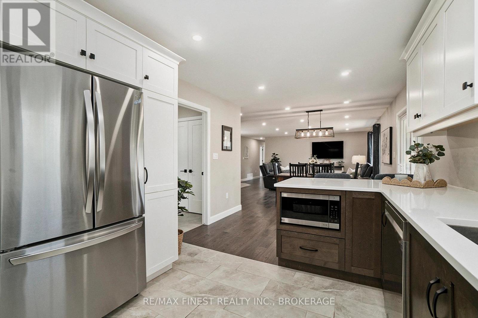 10541 Wylie Way, North Dundas, Ontario  K0E 1S0 - Photo 15 - X12362316