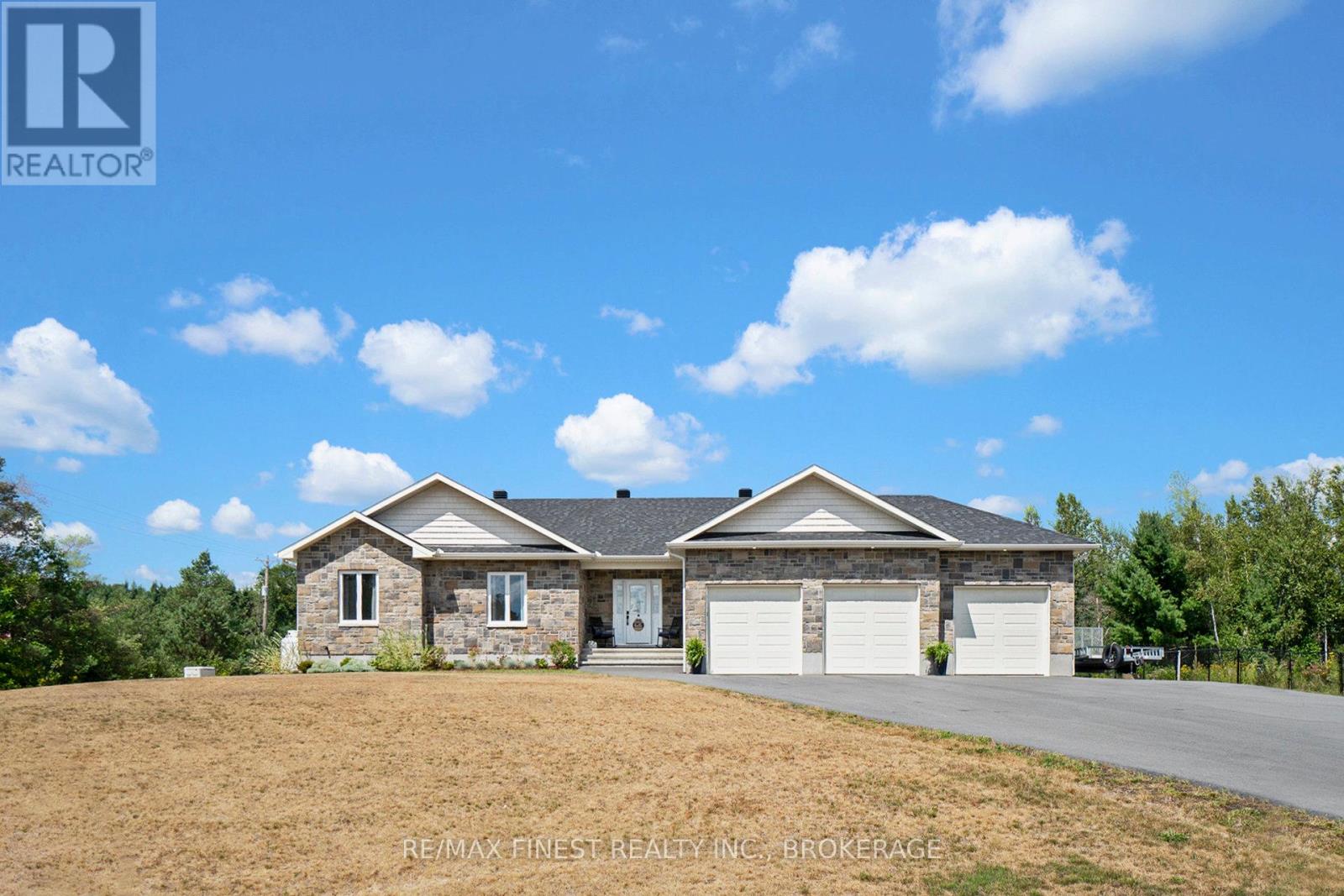 10541 Wylie Way, North Dundas, Ontario  K0E 1S0 - Photo 2 - X12362316