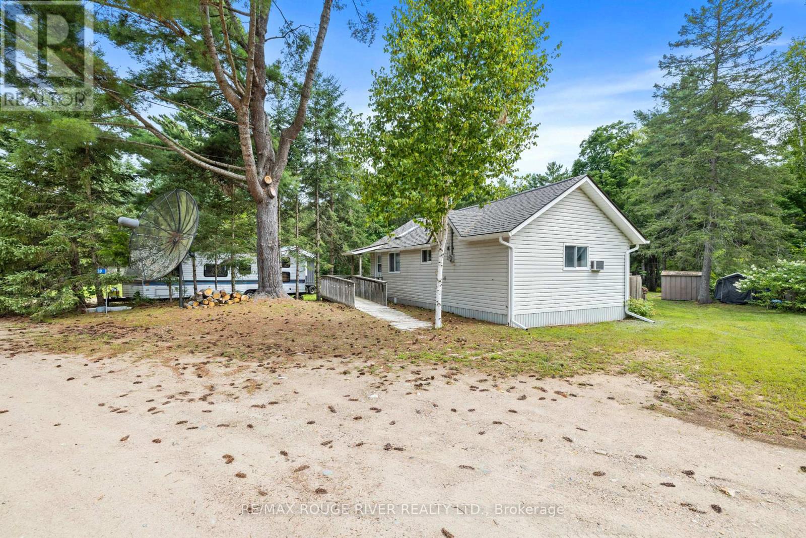 39 HOBO LANE, Hastings Highlands, Ontario