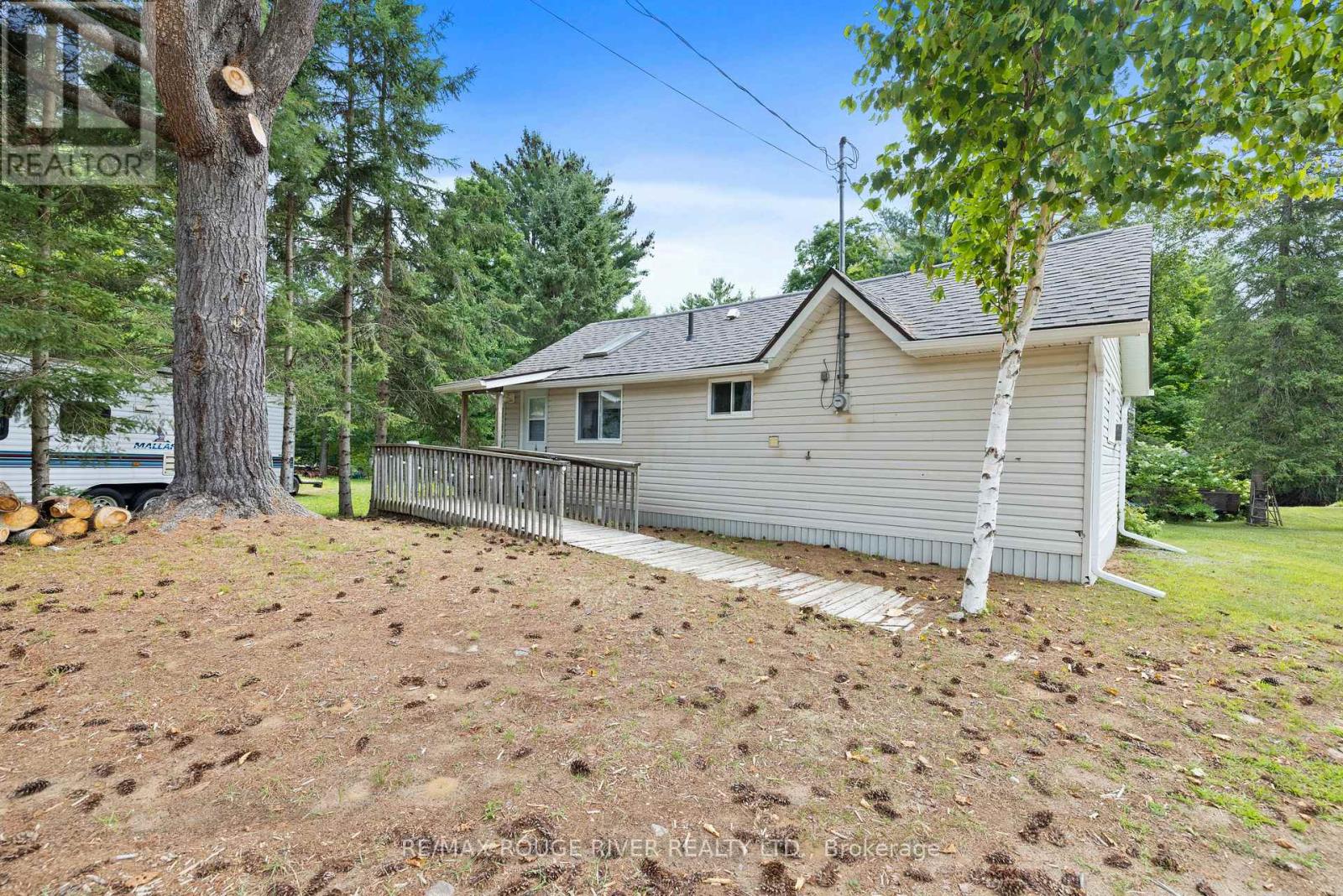 39 Hobo Lane, Hastings Highlands, Ontario  K0L 1C0 - Photo 4 - X12362289