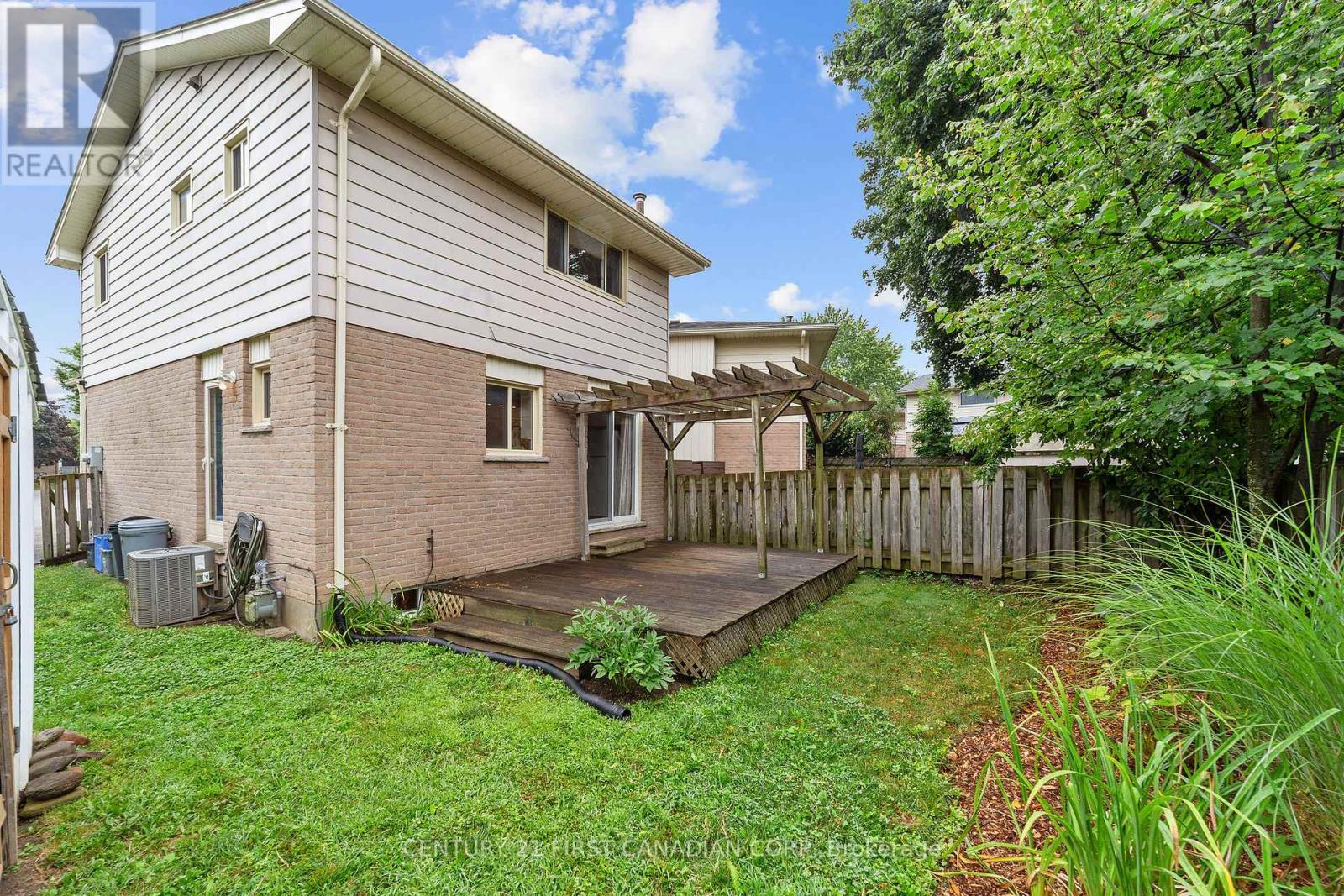 71 Constable Court, London North, Ontario  N6G 3N7 - Photo 10 - X12362265