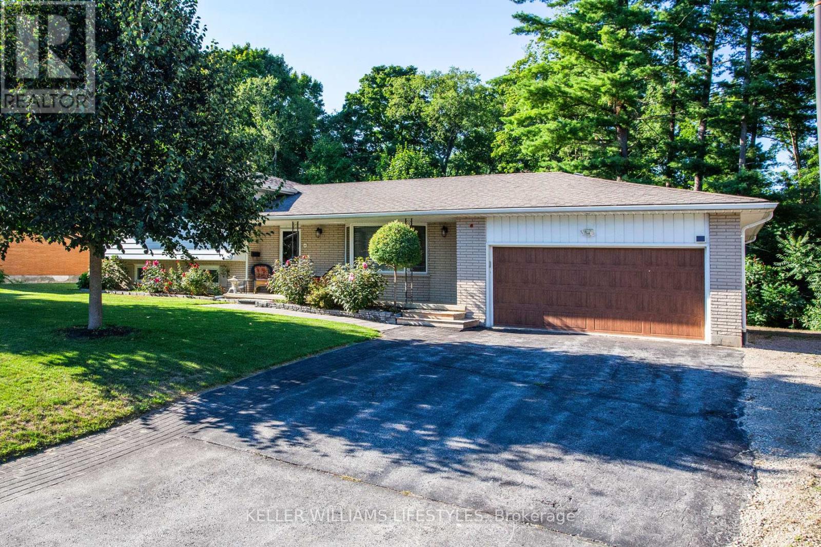 4 Burdock Court, Tillsonburg, Ontario  N4G 2P8 - Photo 1 - X12362388