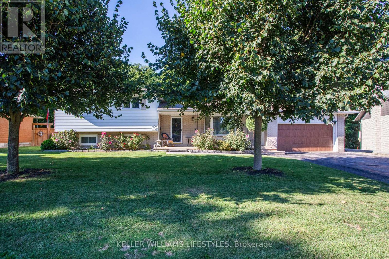 4 Burdock Court, Tillsonburg, Ontario  N4G 2P8 - Photo 4 - X12362388