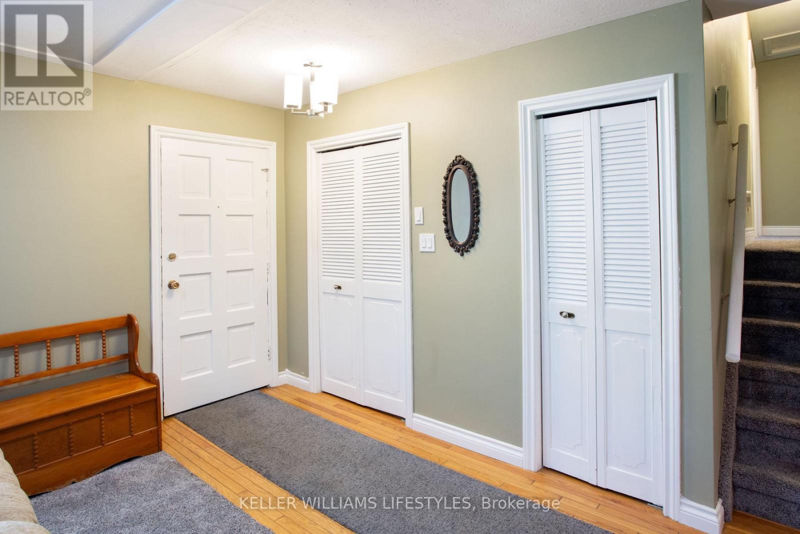 4 Burdock Court, Tillsonburg, Ontario  N4G 2P8 - Photo 8 - X12362388