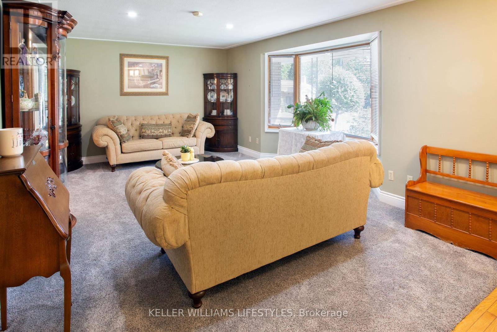 4 Burdock Court, Tillsonburg, Ontario  N4G 2P8 - Photo 9 - X12362388