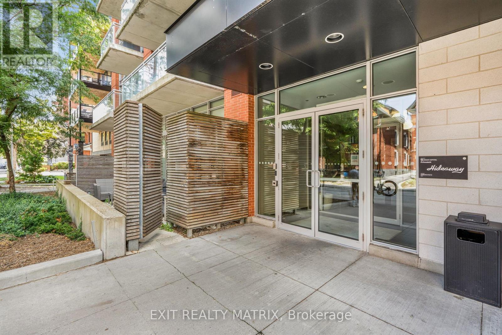749 - 340 Mcleod Street, Ottawa, Ontario  K2P 1A4 - Photo 2 - X12362280