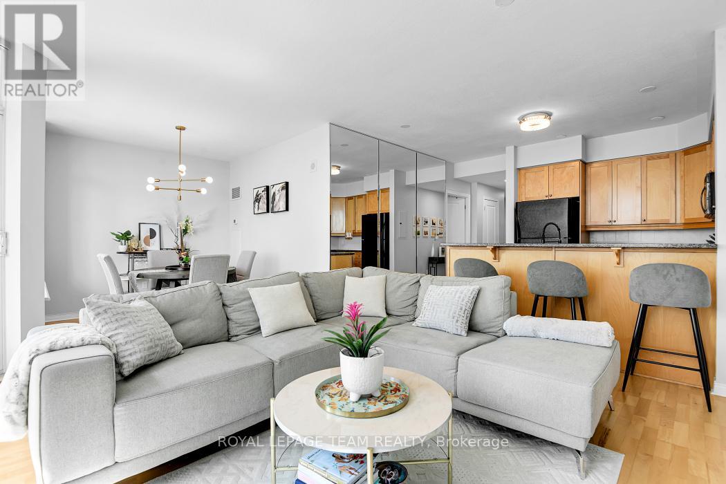 701 - 570 Laurier Avenue W, Ottawa, Ontario  K1R 1C8 - Photo 3 - X12362281