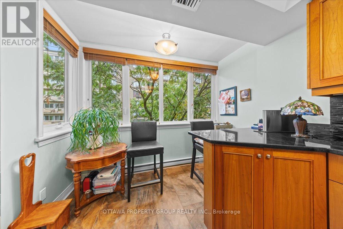 402 - 215 Somerset Street W, Ottawa, Ontario  K2P 0J1 - Photo 11 - X12362382