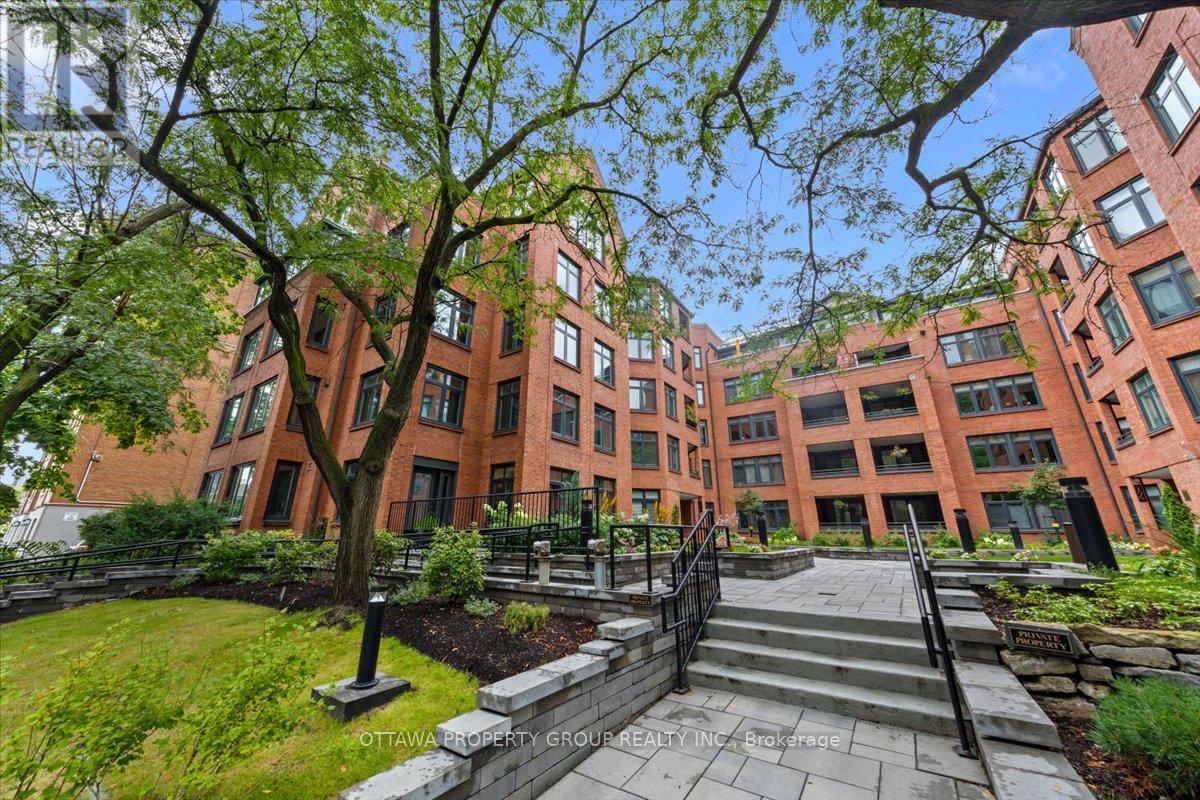 402 - 215 Somerset Street W, Ottawa, Ontario  K2P 0J1 - Photo 2 - X12362382