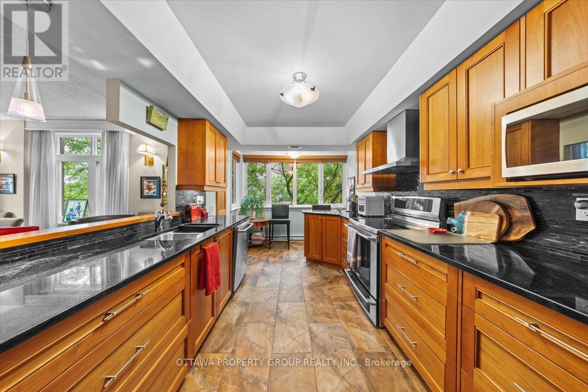 402 - 215 Somerset Street W, Ottawa, Ontario  K2P 0J1 - Photo 8 - X12362382