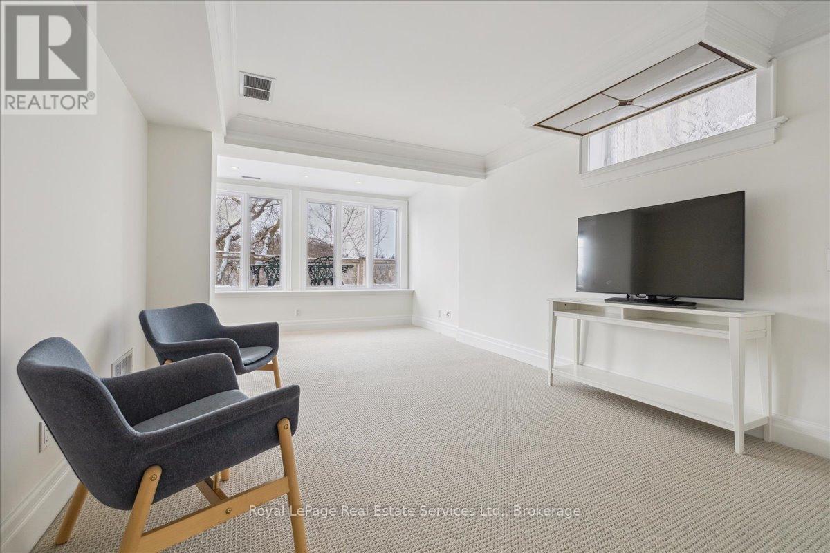 213 Randall Street, Oakville (Oo Old Oakville), Ontario  L6J 1P5 - Photo 21 - W12362331