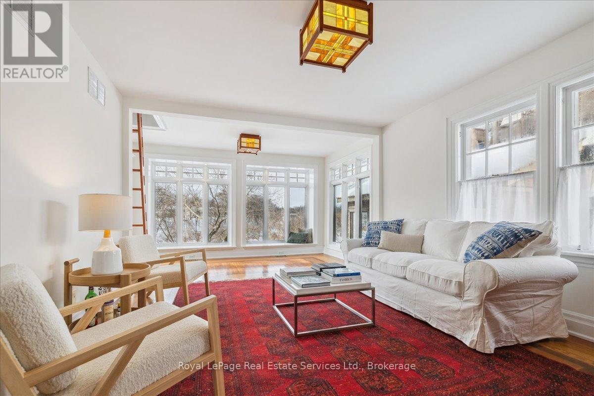 213 Randall Street, Oakville (Oo Old Oakville), Ontario  L6J 1P5 - Photo 7 - W12362331