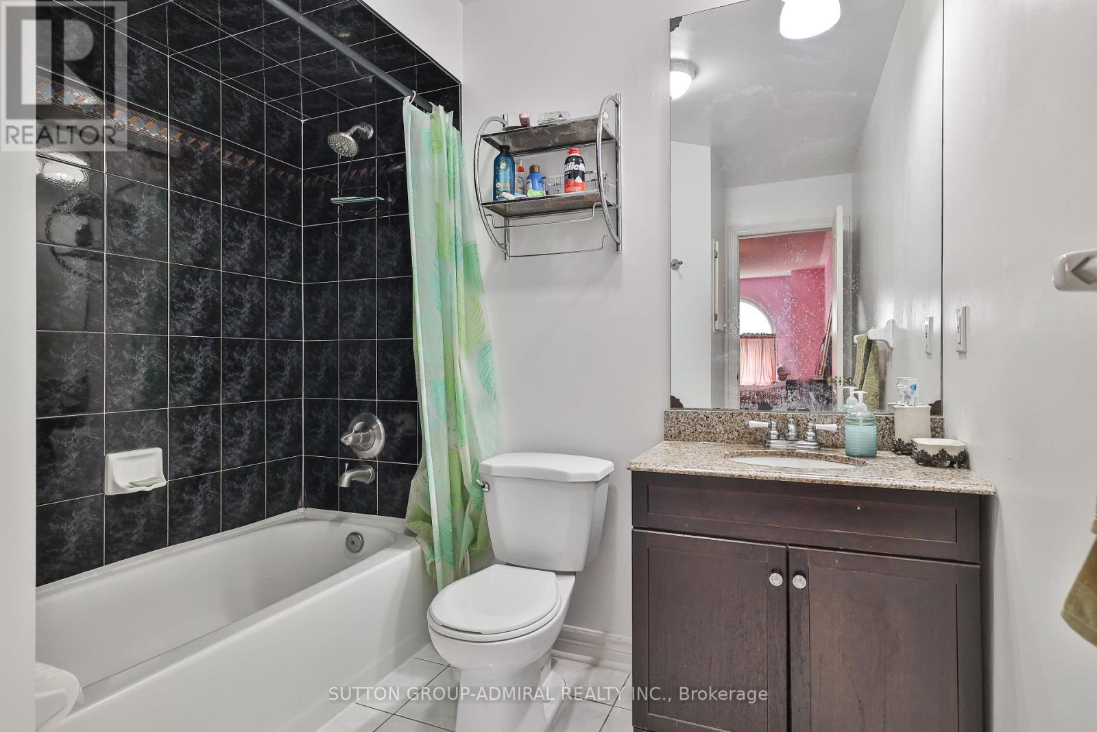 72 Addison Street W, Richmond Hill, Ontario  L4C 0H7 - Photo 15 - N12362232