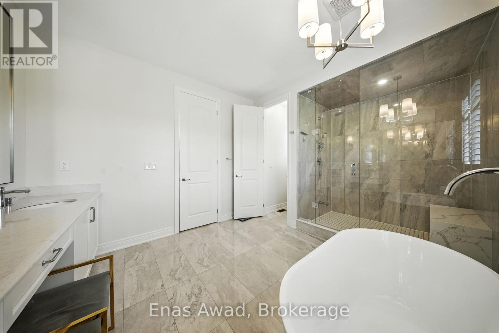 101 Milky Way Drive, Richmond Hill, Ontario  L4C 4M8 - Photo 24 - N12362292