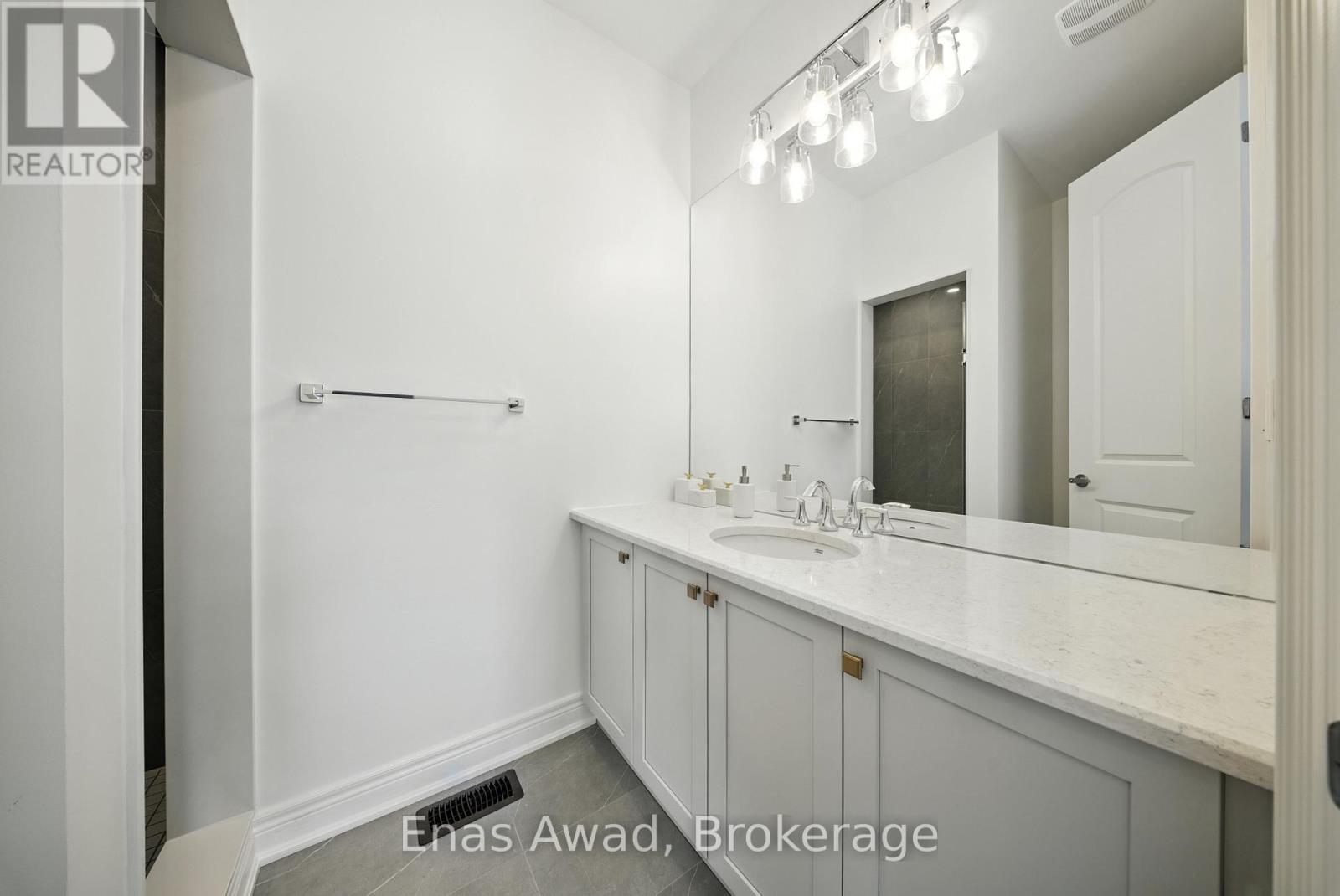 101 Milky Way Drive, Richmond Hill, Ontario  L4C 4M8 - Photo 30 - N12362292
