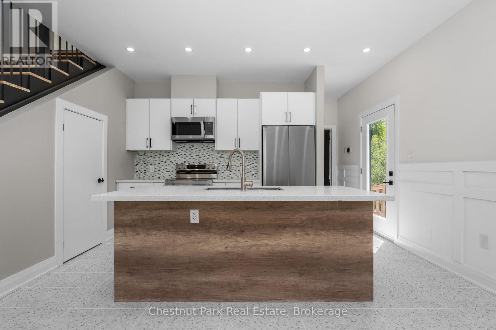3980 Muskoka Rd 169, Muskoka Lakes, Ontario  P0B 1J0 - Photo 4 - X12362263