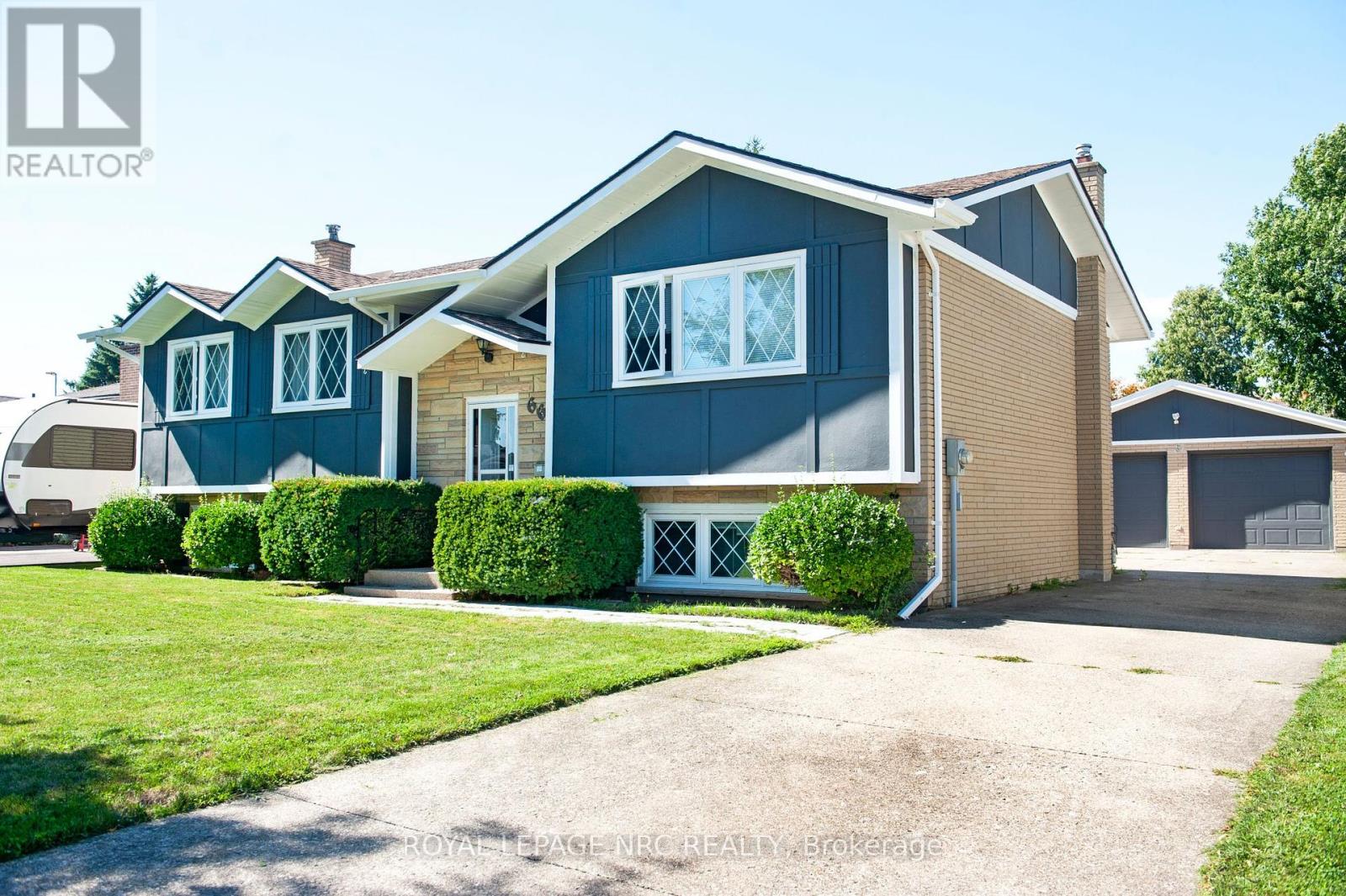 66 Rolling Acres Drive, Welland, Ontario  L3C 3N3 - Photo 2 - X12362308