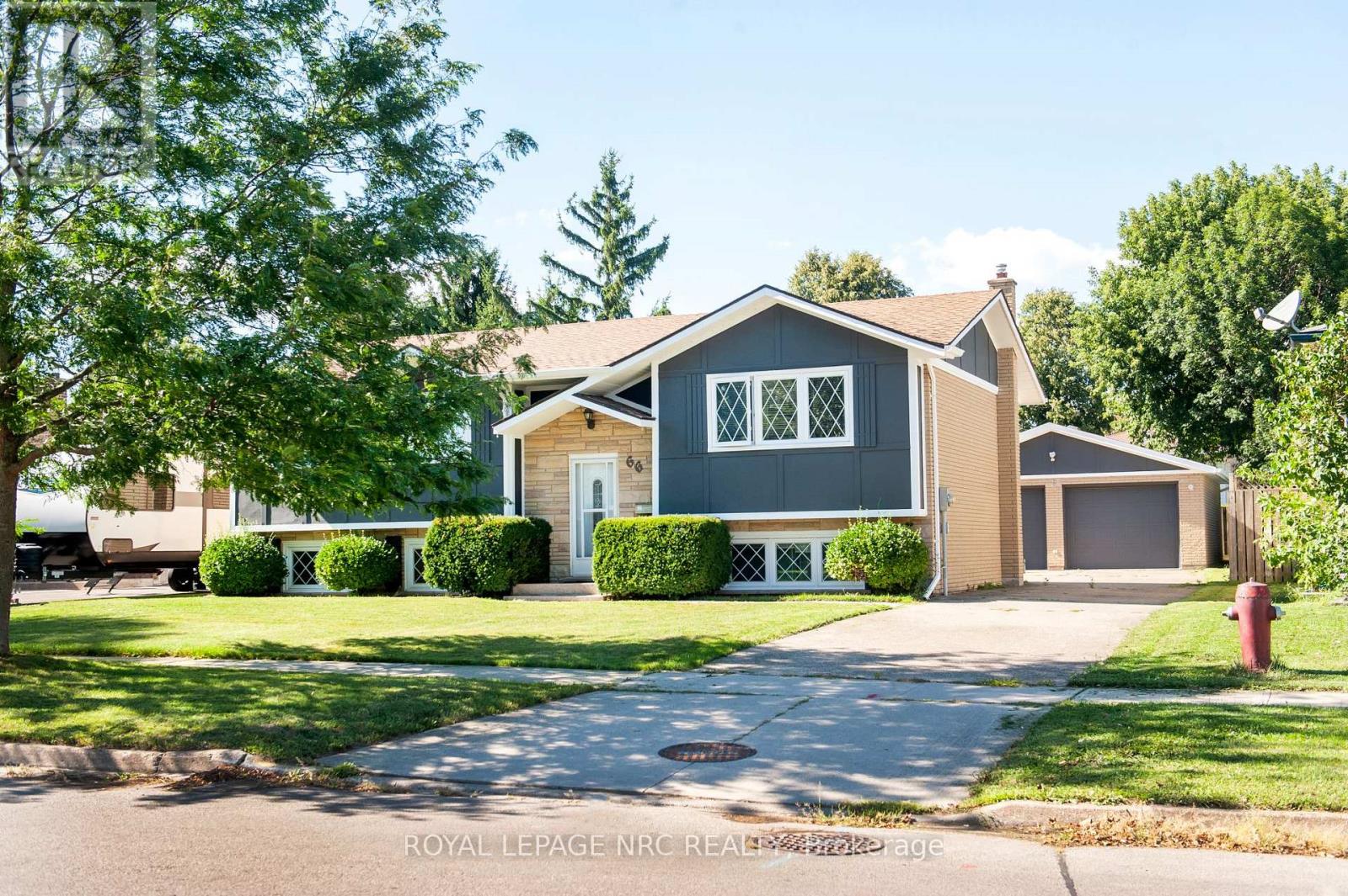 66 Rolling Acres Drive, Welland, Ontario  L3C 3N3 - Photo 3 - X12362308