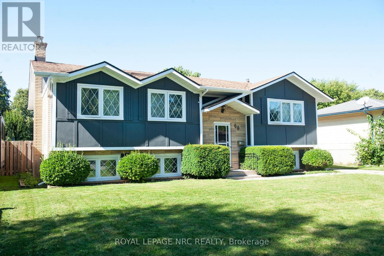 66 Rolling Acres Drive, Welland, Ontario  L3C 3N3 - Photo 4 - X12362308