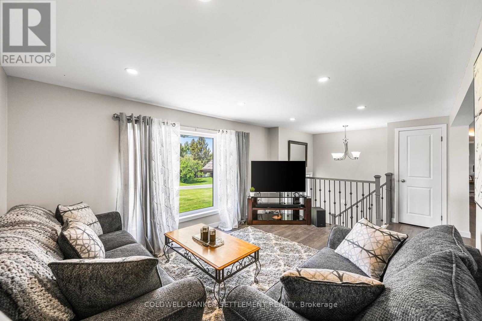 269 Sunset Drive, Drummond/north Elmsley, Ontario  K7H 3C7 - Photo 6 - X12362355