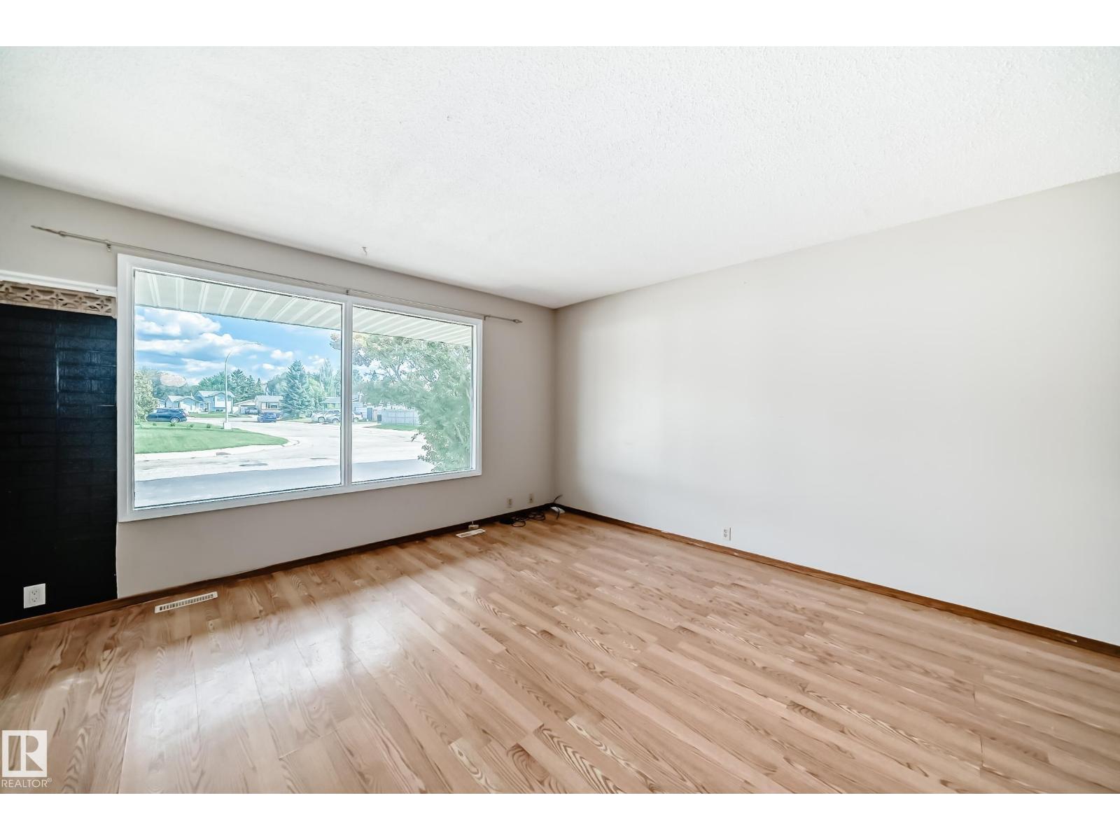 207 Homestead Cr Nw, Edmonton, Alberta  T5A 2Y2 - Photo 19 - E4454568