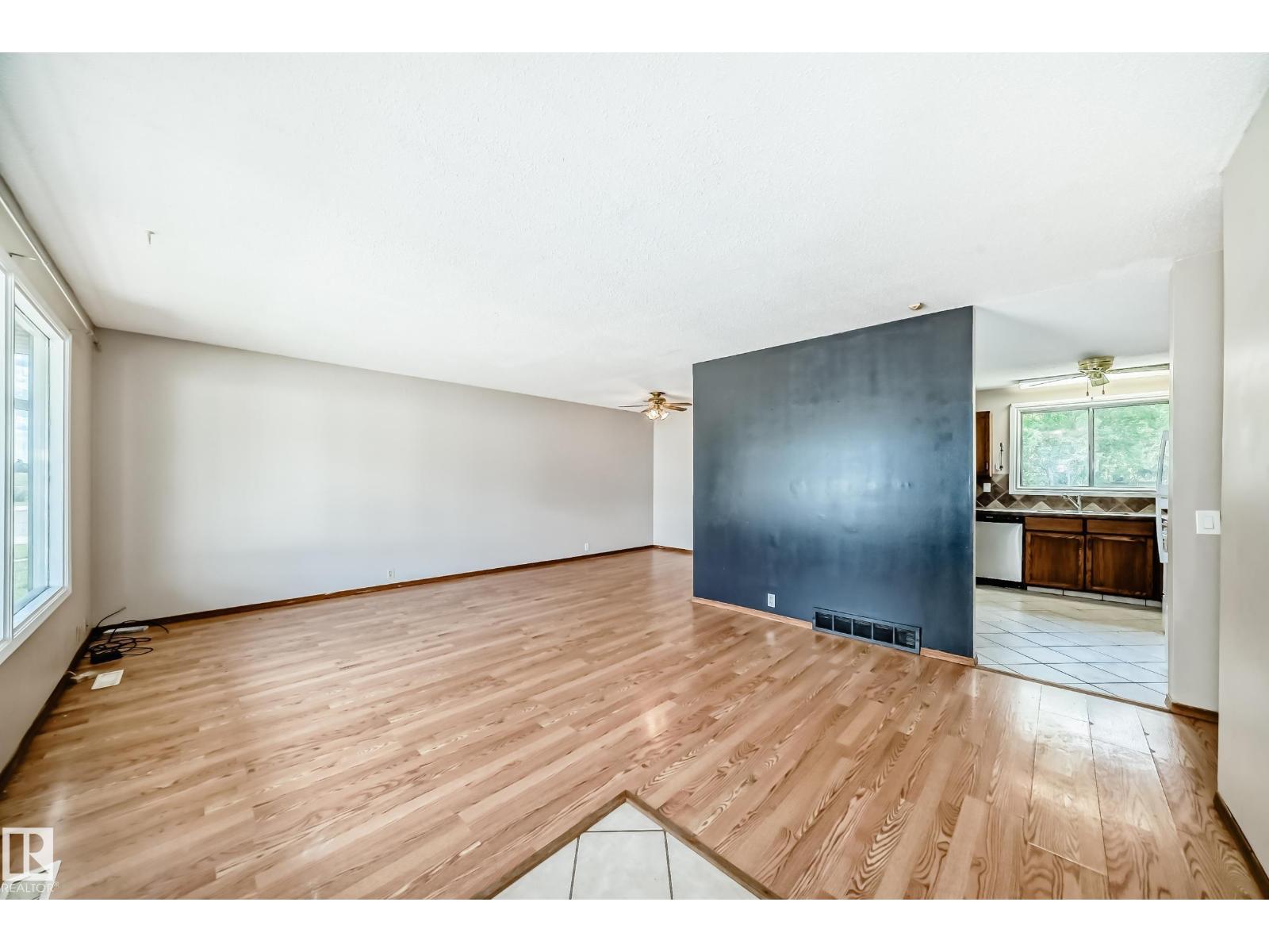 207 Homestead Cr Nw, Edmonton, Alberta  T5A 2Y2 - Photo 6 - E4454568