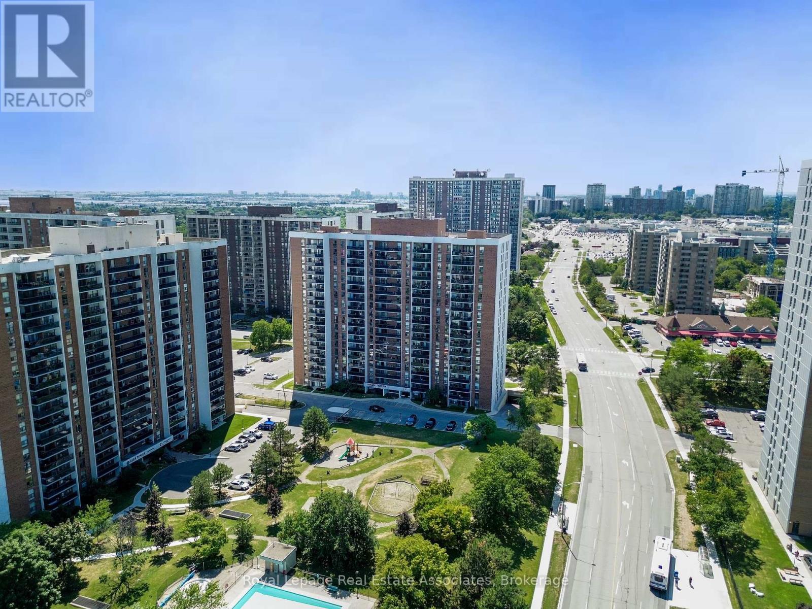 Property at 1205 - 17 KNIGHTSBRIDGE ROAD image 4