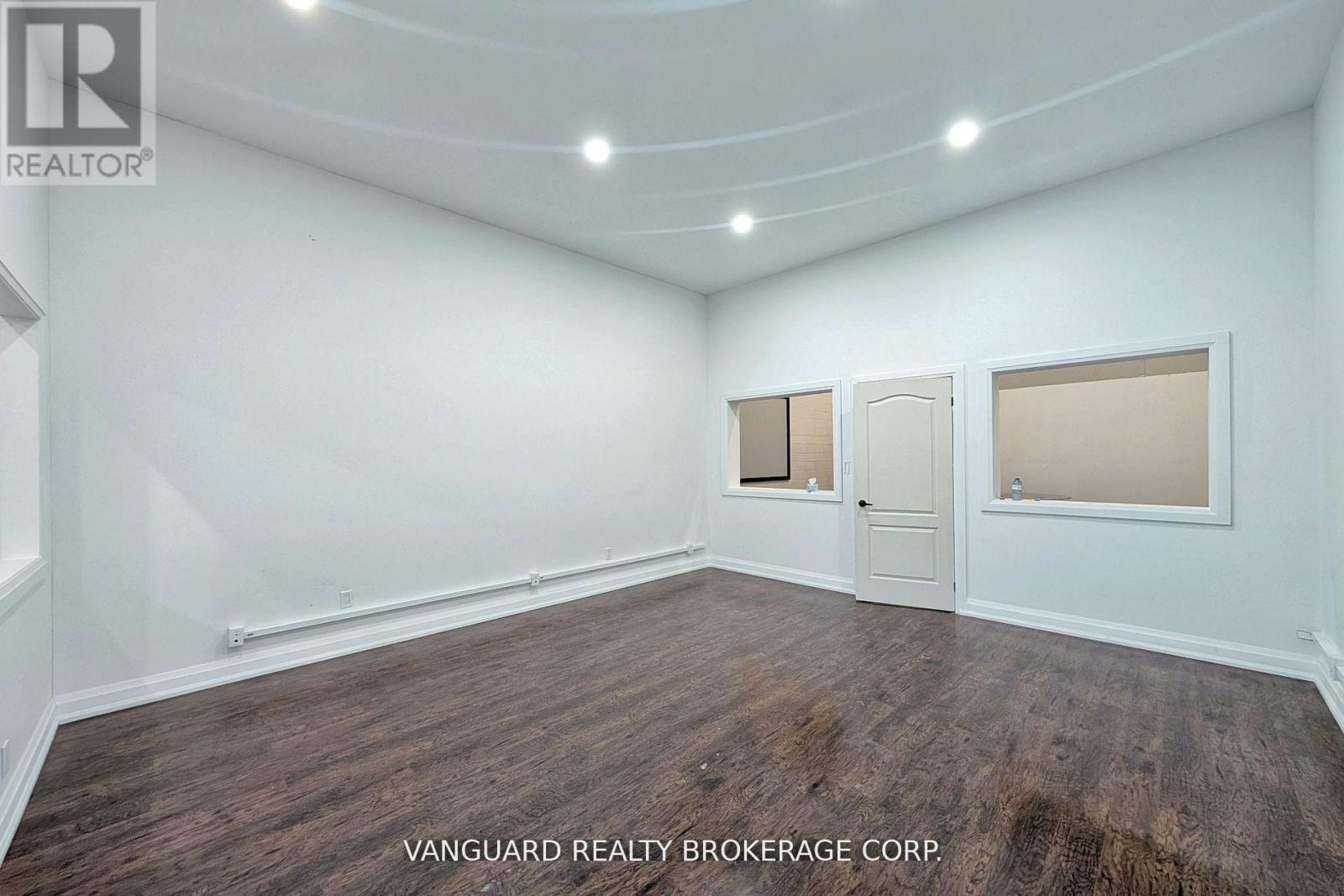 3 - 4 Alfred Kuehne Boulevard, Brampton, Ontario  L6T 4N3 - Photo 13 - W12362213