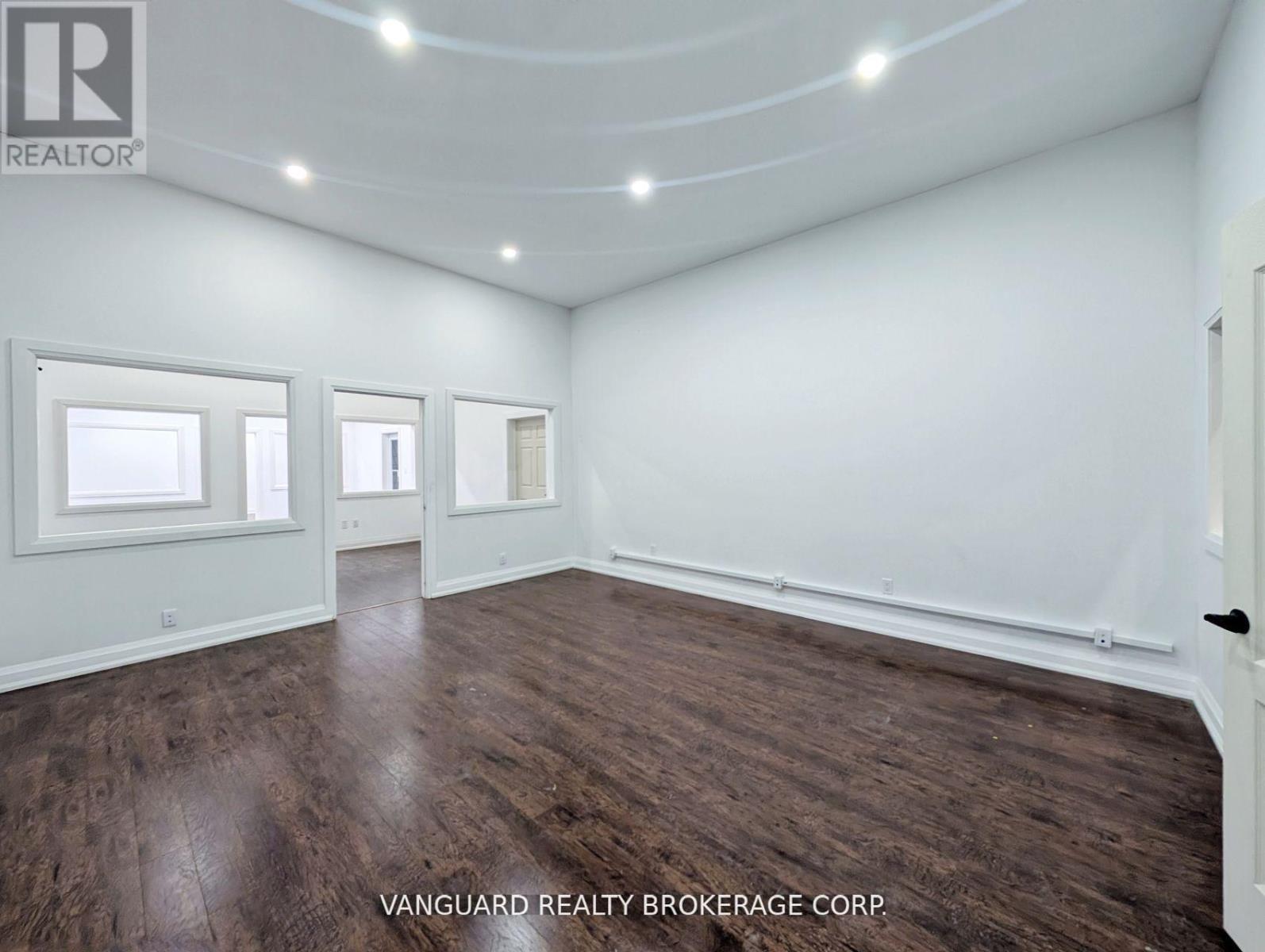 3 - 4 Alfred Kuehne Boulevard, Brampton, Ontario  L6T 4N3 - Photo 25 - W12362213