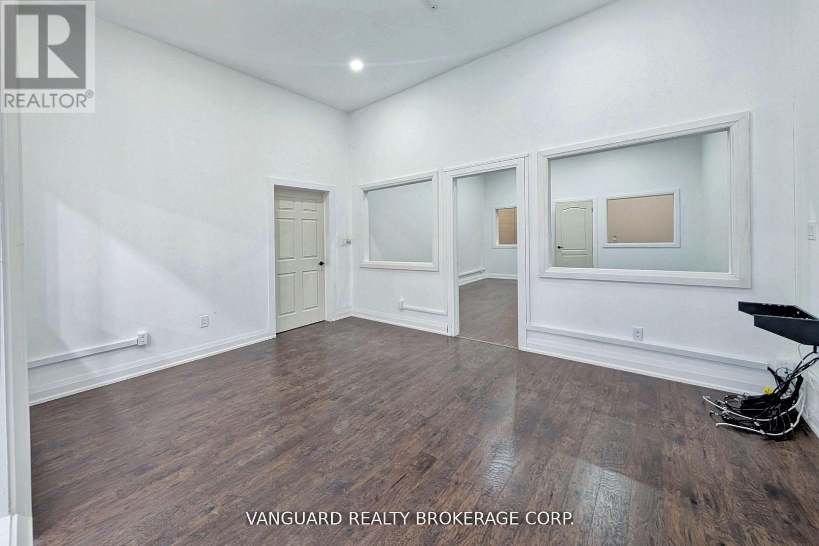 3 - 4 Alfred Kuehne Boulevard, Brampton, Ontario  L6T 4N3 - Photo 28 - W12362213