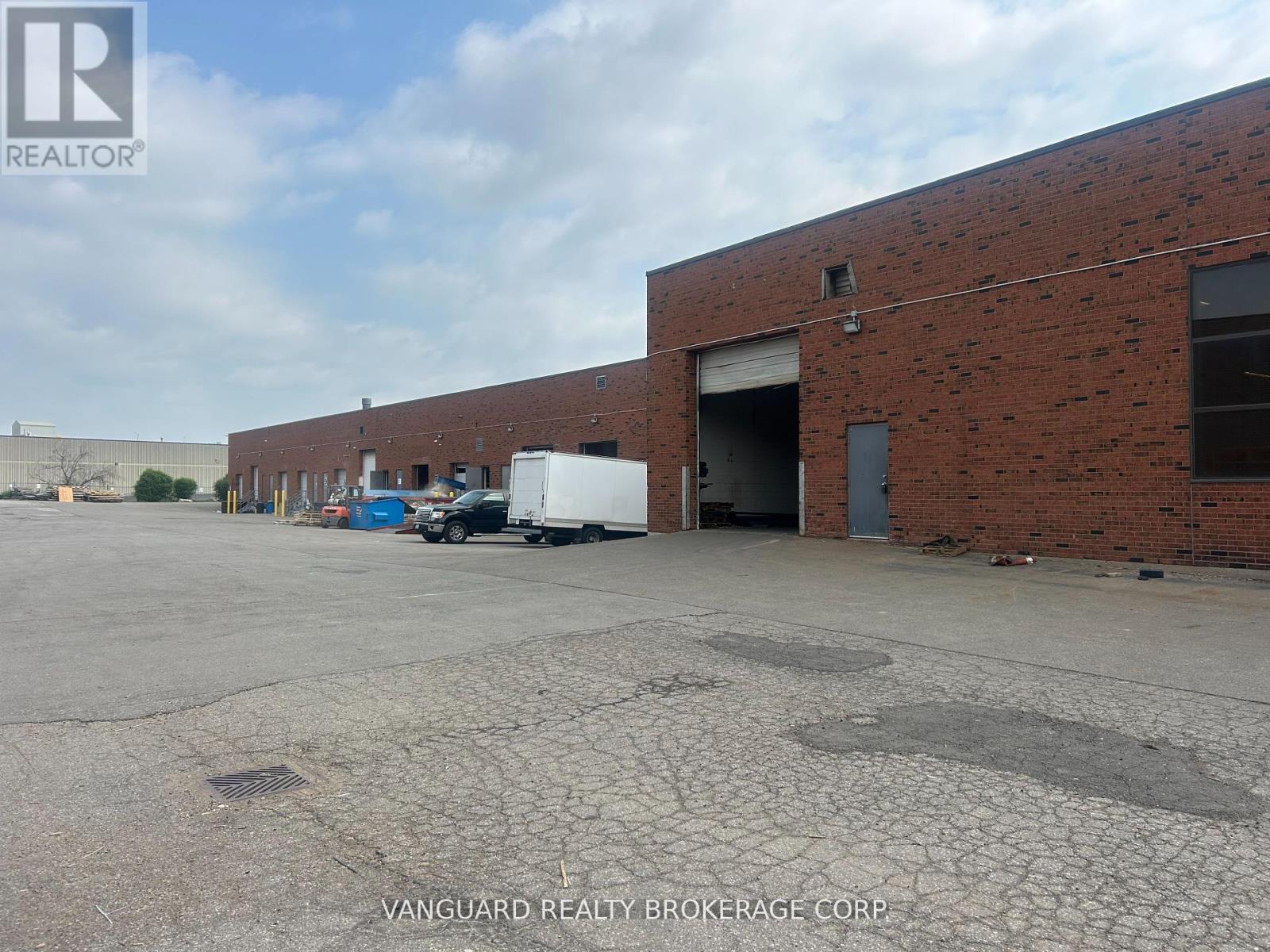 3 - 4 Alfred Kuehne Boulevard, Brampton, Ontario  L6T 4N3 - Photo 3 - W12362213