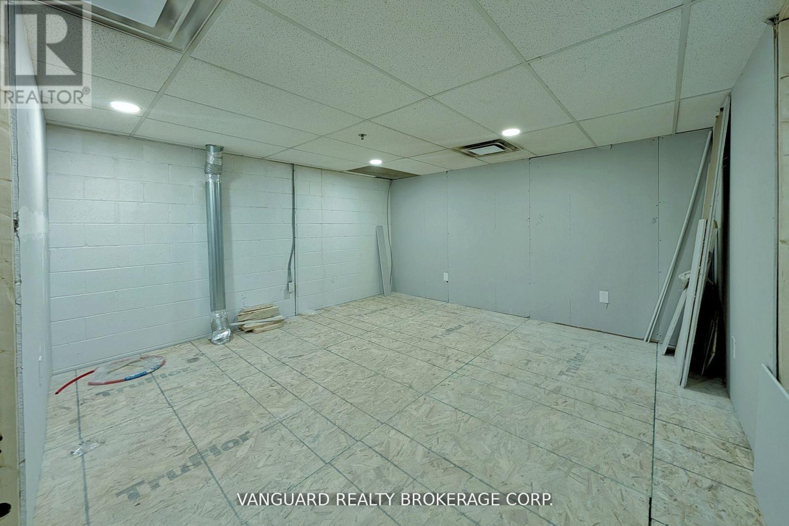 3 - 4 Alfred Kuehne Boulevard, Brampton, Ontario  L6T 4N3 - Photo 35 - W12362213