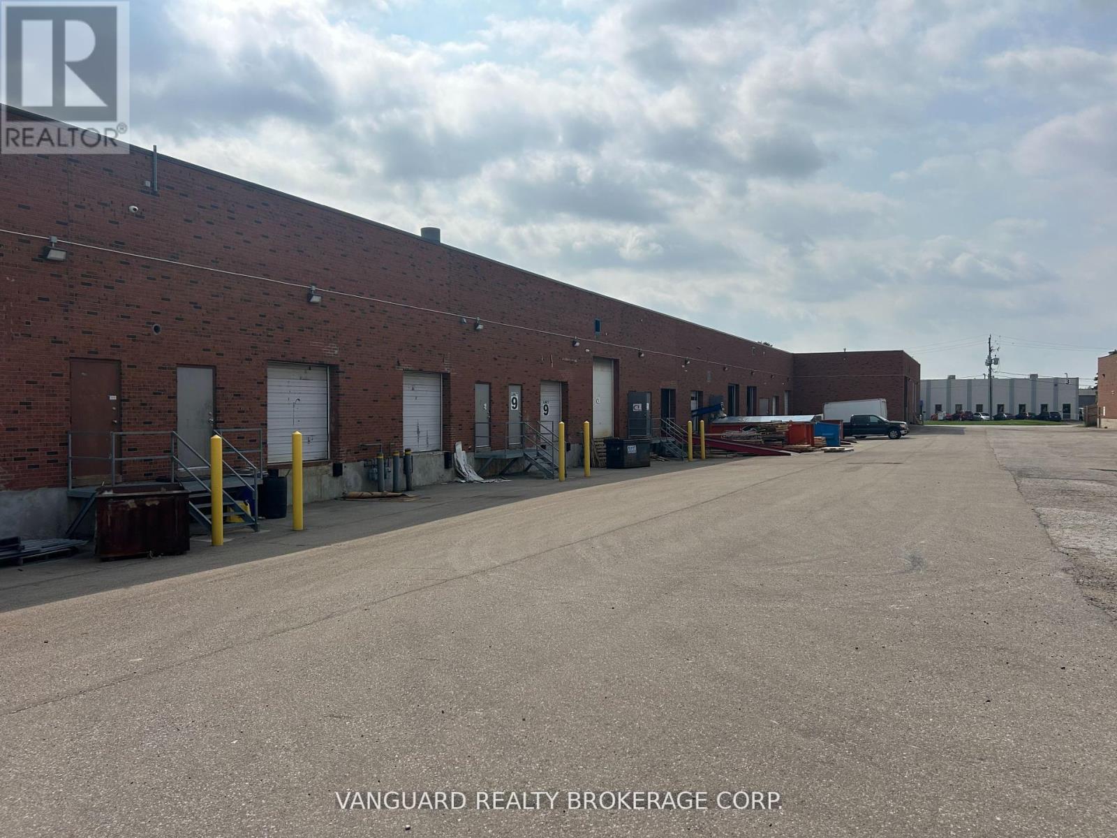 3 - 4 Alfred Kuehne Boulevard, Brampton, Ontario  L6T 4N3 - Photo 4 - W12362213