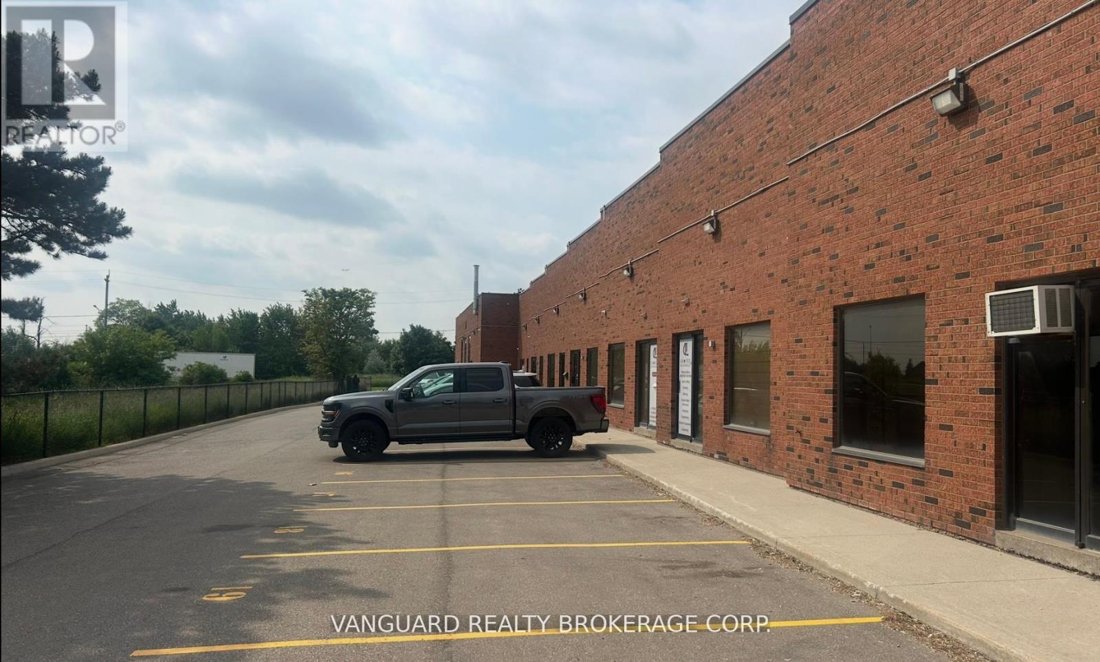 3 - 4 Alfred Kuehne Boulevard, Brampton, Ontario  L6T 4N3 - Photo 5 - W12362213