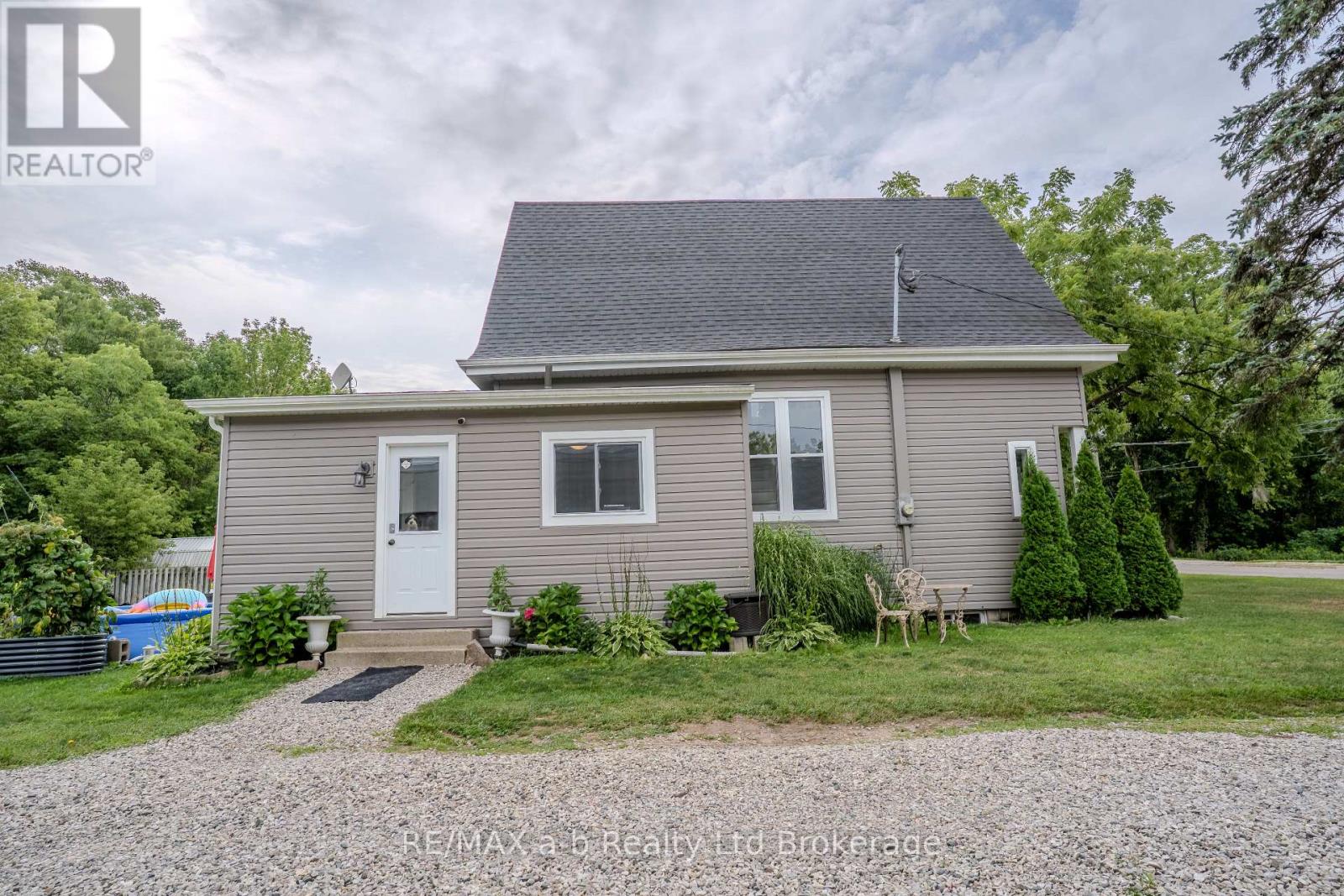 14 Old Vienna Road, Tillsonburg, Ontario  N4G 3C4 - Photo 3 - X12357050