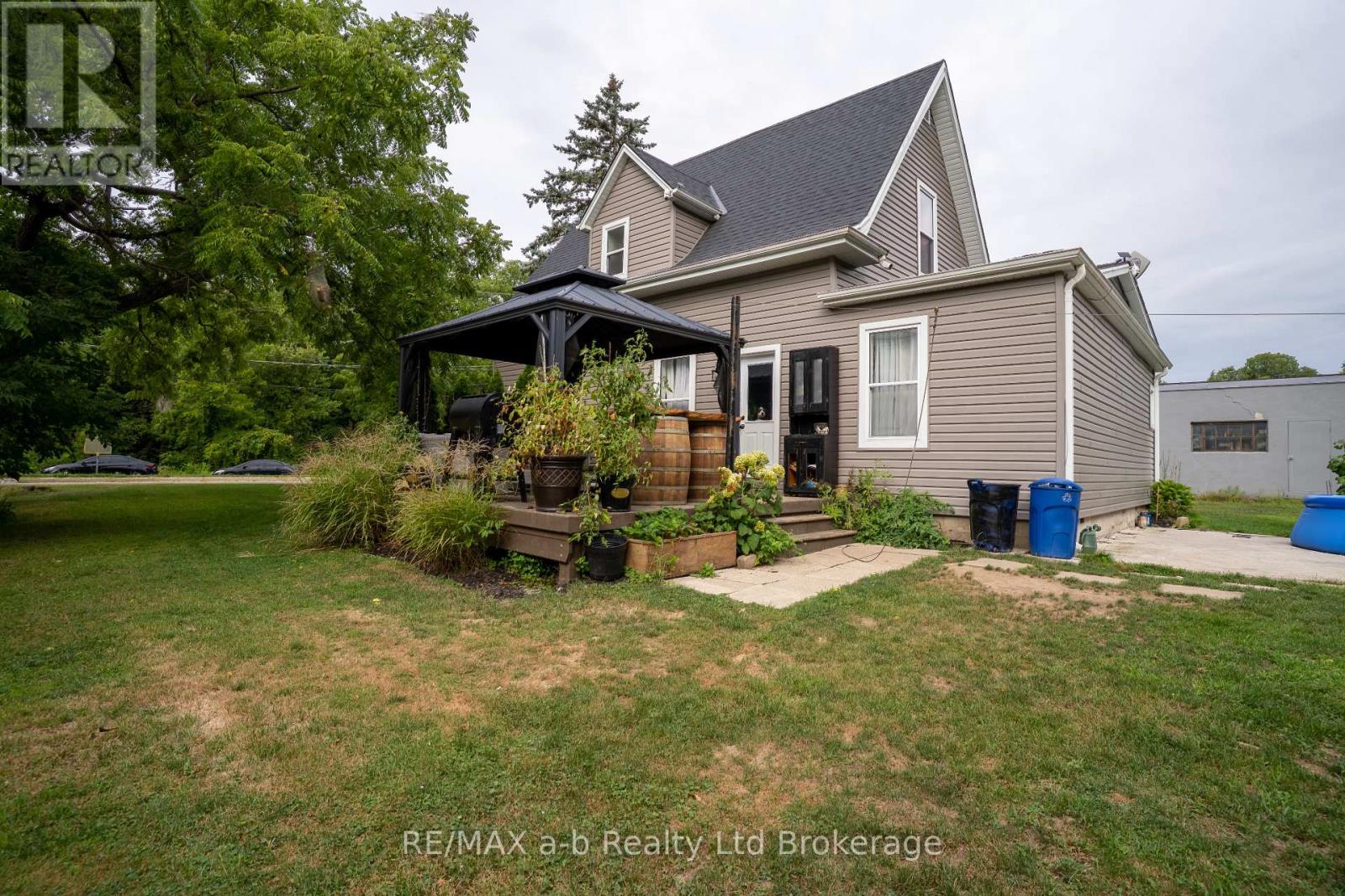 14 Old Vienna Road, Tillsonburg, Ontario  N4G 3C4 - Photo 5 - X12357050